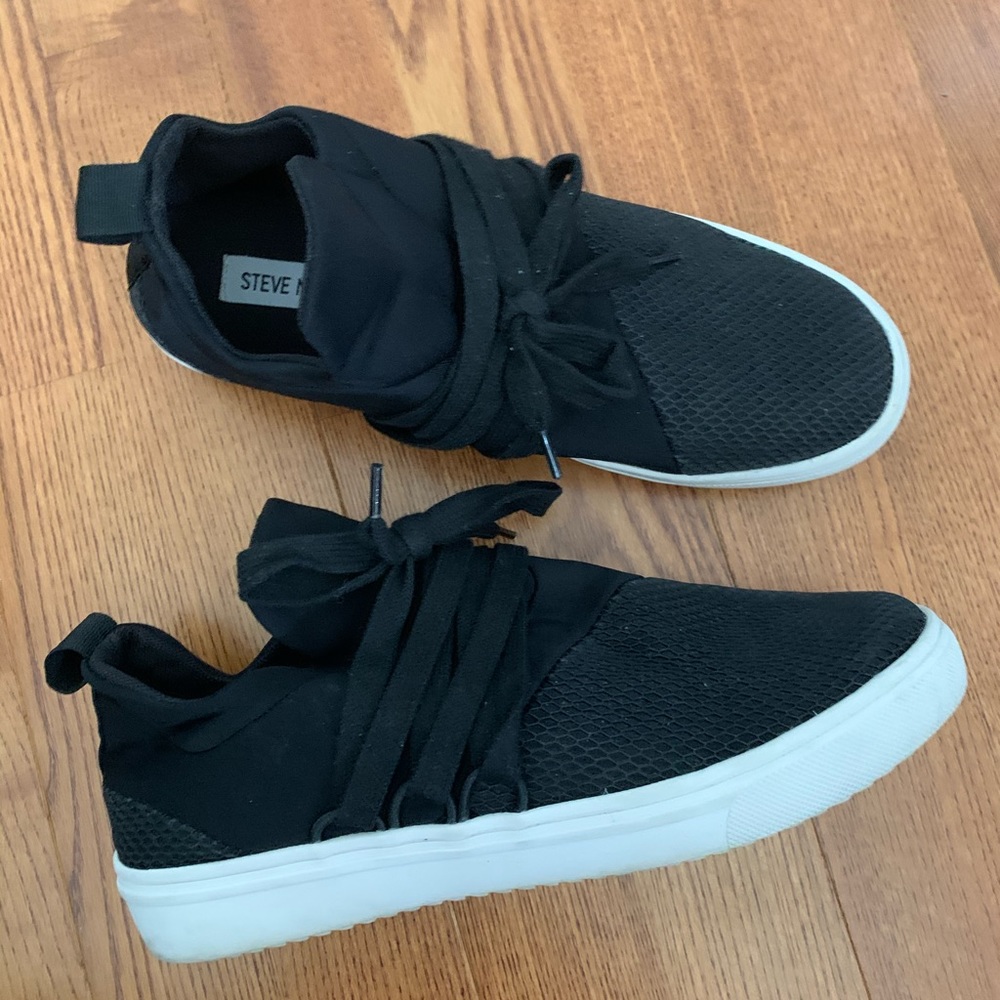 Steve Madden lace sneakers